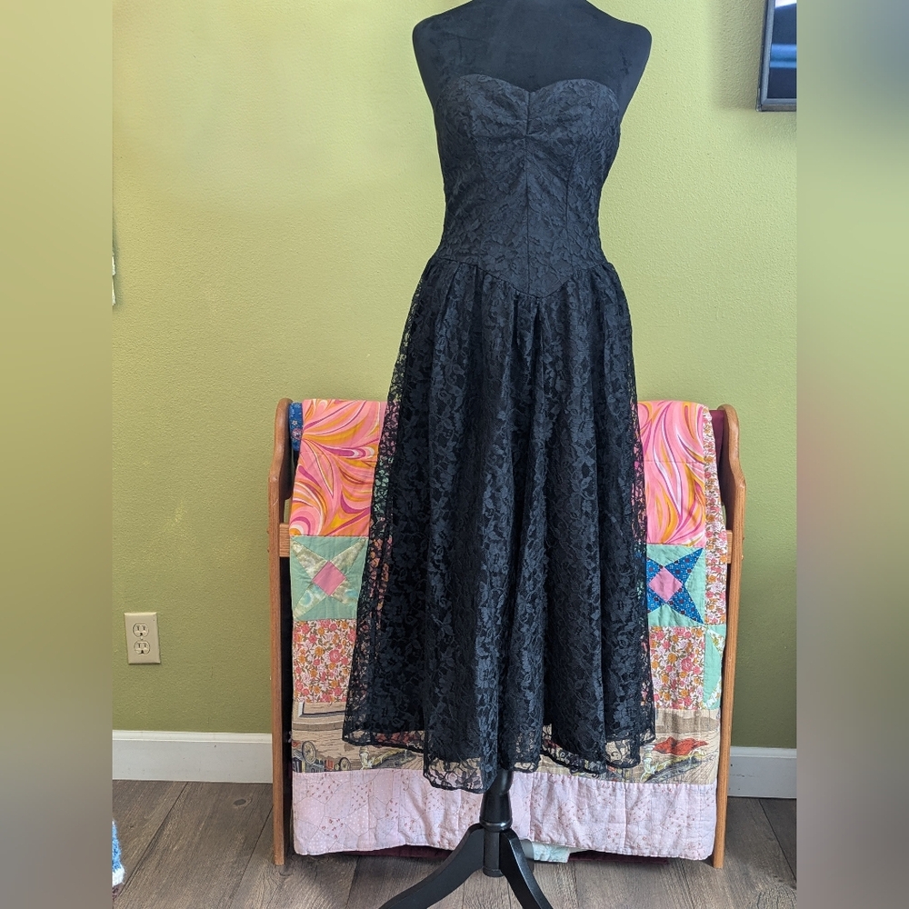 Vintage 80's Strapless Black Lace Midi Dress. Prom. Goth. Size 9/10.